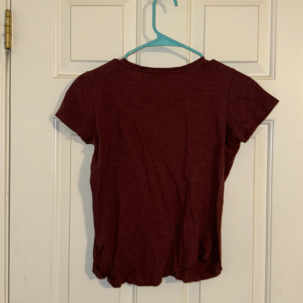 V neck - Picture 2 of 3